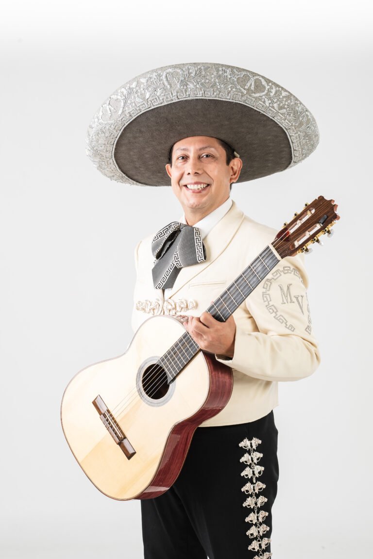 Arturo Vargas Mariachi Vargas De Tecalitlán